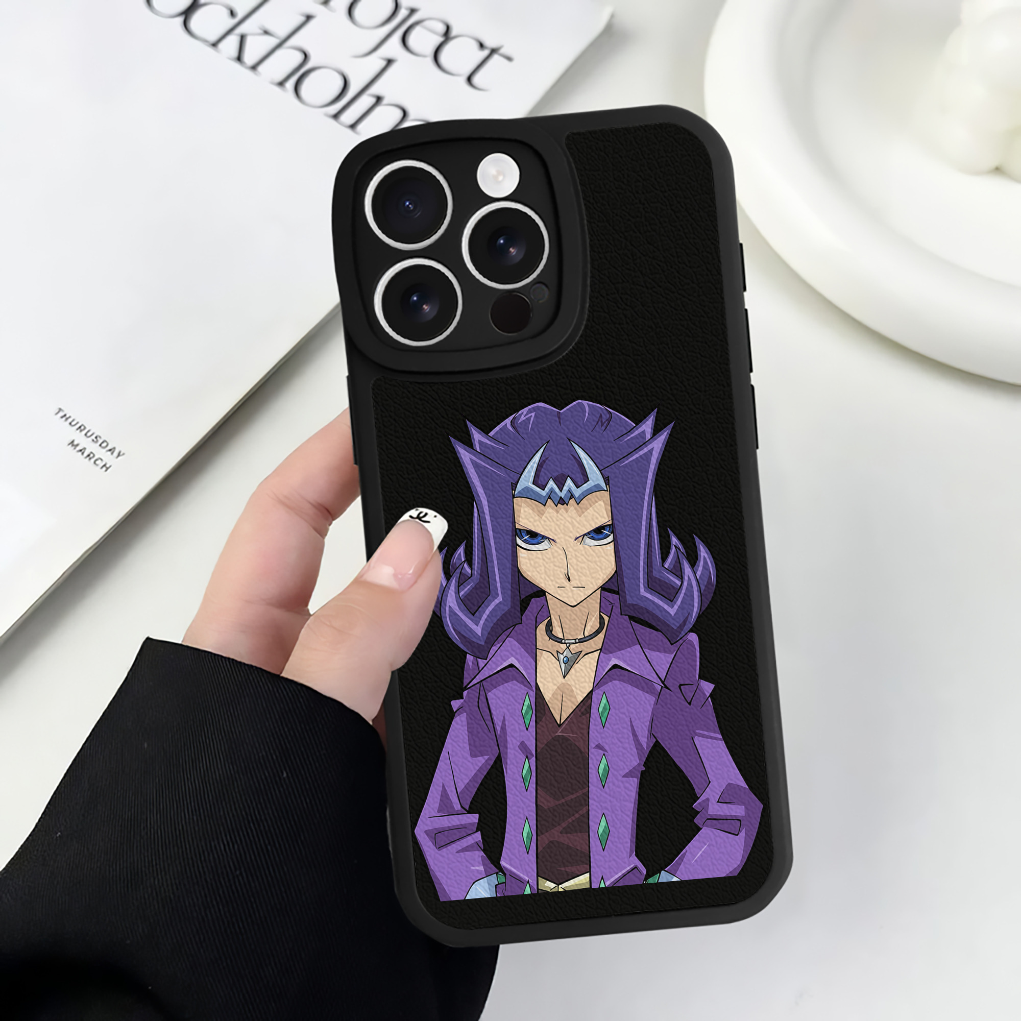 遊☆戯☆王 Yu-Gi-Oh! 【iPhone 16シリーズ対応】シリコンスマホケース（レザー調） 材質：シリコン